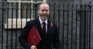 Mинистърът на търговията на Обединеното кралство ще обсъди с търговския представител на Белия дом график за освобождаване на британската стомана от мита