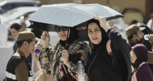 Без деца и на фона на силни жеги започна тазгодишното поклонение хадж в Мека