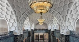 Бизнесменът Илия Златанов твърди, че бившият следовател Петьо Петров живее в Солун и пътувал до България