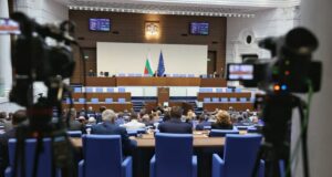 Блиц контрол и редовен парламентарен контрол включва програмата на днешното пленарно заседание