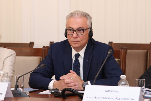 България продължава да затвърждава водещата си роля за стабилността и растежа в региона, заяви премиерът на среща с Теодорос Русопулос