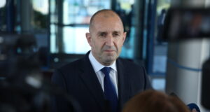 България трябва да има непрекъснато внимание към случващото се в Република Северна Македония и нейното непрекъснато лобиране във всички европейски столици и институции, каза Румен Радев