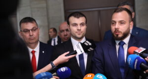 В последните два дни „Възраждане“ е обект на постоянна атака от страна на ГЕРБ и на "ДПС -Ново начало", каза Георги Хрисимиров от „Възраждане“