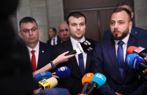 В последните два дни „Възраждане“ е обект на постоянна атака от страна на ГЕРБ и на "ДПС -Ново начало", каза Георги Хрисимиров от „Възраждане“