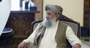 Висш представител на талибаните предложи амнистия на афганистанците, избягали от страната, като ги призова да се завърнат