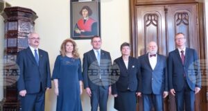 Вицепрезидентът Илияна Йотова връчи от името на президента орден „Св. св. Кирил и Методий“ на изтъкнатия славист проф. Александер Наумов