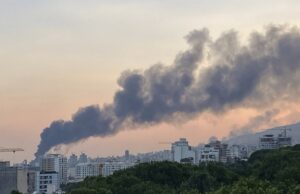 Израел каза, че е поразил завод за центрофуги и оръжейни фабрики в Иран