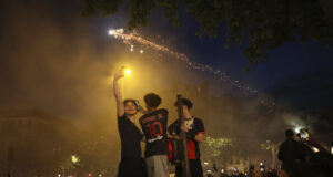 Двама души са загинали по време на празненствата във Франция след победата на Пари Сен Жермен в Шампионската лига