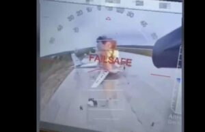 Стопкадър от видеозапис, публикувани вчера от източник на Службата за сигурност на Украйна, на който се вижда как украински безпилотен летателен апарат извършва атака дълбоко във вътрешността на Русия