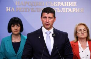 ЕС прие концепцията "ново начало" и си затвори очите към мафията, която е завладяла България, каза Ивелин Михайлов от "Величие"