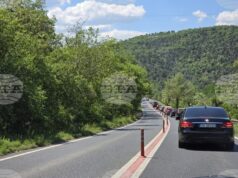 За улесняване на трафика по пътя Симитли – Кресна временно движението се отклонява по пътя Симитли - Черниче, съобщиха от АПИ