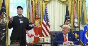 Илон Мъск и президентът на САЩ Доналд Тръмп в Овалния кабинет, 30 май 2025 година. Снимка: АП