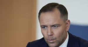 Избраният за полски президент Навроцки изрази остра позиция срещу премиера Туск