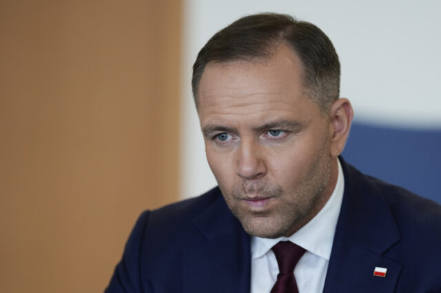 Избраният за полски президент Навроцки изрази остра позиция срещу премиера Туск
