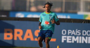 Карло Анчелоти се надява Рафиня да изостри нападението на Бразилия при завръщането си в игра