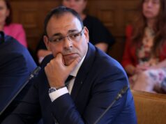 Кризата с реализиране на добиваната дървесина не е от последните месеци, а от година, каза ресорният заместник-министър