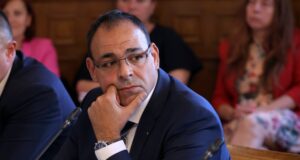 Кризата с реализиране на добиваната дървесина не е от последните месеци, а от година, каза ресорният заместник-министър