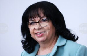 Курсът лев-евро остава без промяна с присъединяването на България към еврозоната, съобщи министър Теменужка Петкова