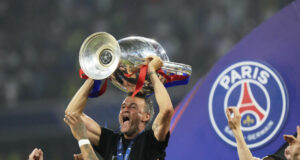 Луис Енрике стана едва вторият треньор, който печели требъл с два различни отбора