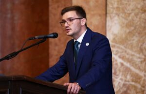 На младите трябва да се погледне като ресурс, който може да движи посоката на обществото, каза Атанас Радев