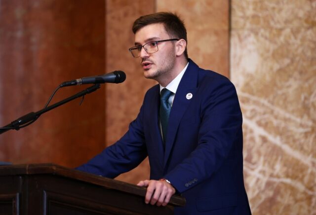 На младите трябва да се погледне като ресурс, който може да движи посоката на обществото, каза Атанас Радев
