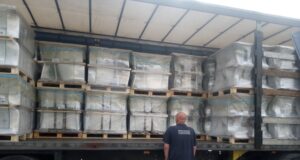 Над 135 000 къса цигари, скрити в камион със санитарен фаянс, задържаха митничари в района на „Дунав мост 2“ при Видин