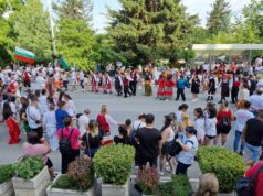 Над 1500 деца и младежи от цяла България участват в 20-ия детски ромски фестивал „Отворено сърце“ във Велико Търново
