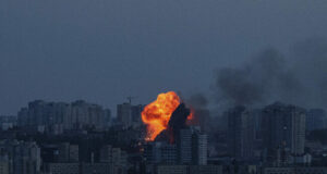 Русия удари Киев с над 400 дрона и ракети