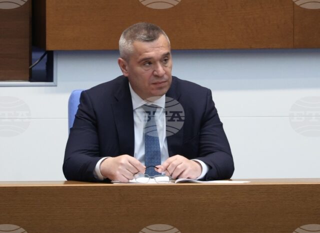 Няма никакви икономически или производствени предпоставки за поскъпването на храните, каза министър Тахов