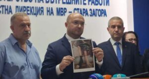 ОБНОВЕНА Общо 75 души са държани в ужасяващи условия в незаконни домове за възрастни хора в старозагорското село Ягода, съобщи правосъдният министър