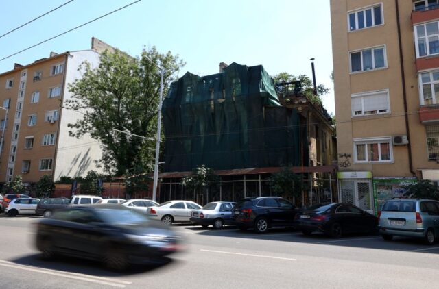 Общината да изкупи имоти в центъра на София и да ги превърне в детски градини, предлага кметът Васил Терзиев в доклад