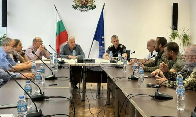 Ограничителните мерки и забраната за достъп до Шуменско плато отпадат след анализ на създалата се ситуация около издирването на хищника