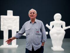 Освен чрез изложбите, които съм правил, исках и в текст да представя тези творби, каза Павел Койчев за книгата албум „Пластики и прочити"
