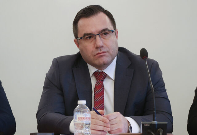 От 1 юли се очаква токът да поскъпне с 4,6 процента, а парното - с 4,5 на сто, обяви председателят на КЕВР