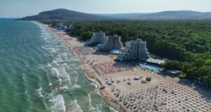 По хотелите от Северното Черноморие има работещи от страни от Европейския съюз, повечето са румънци