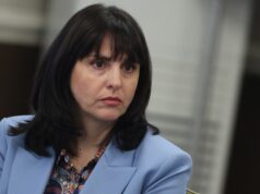 Превалутирането в евро ще бъде автоматично, не трябват нови банкови сметки или преподписване на трудови договори, каза зам.-министър Наталия Ефремова