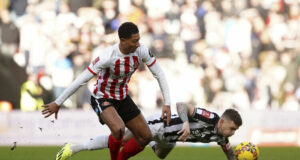 Преговорите между Борусия Дортмунд и Съндърланд за трансфера на Джоб Белингам се бавят