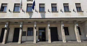 При първоначално слаб интерес започна продажбата на медната възпоменателна монета, посветена на 100 години от рождението на Георги Парцалев