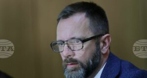 Решението за натоварения трафик в Кресна е обходен път, работата по който ще започне през есента, съобщи председателят на АПИ