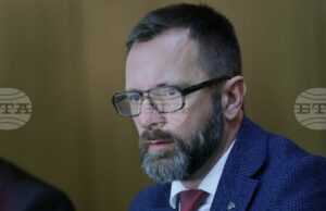 Решението за натоварения трафик в Кресна е обходен път, работата по който ще започне през есента, съобщи председателят на АПИ