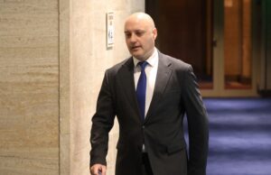 Решението на КС за допустимост по искането на президента във връзка с референдума за еврото е по-скоро очаквано, коментира Атанас Славов от "Да, България"