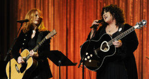 Рок групата Heart предлага награда за инструментите им, откраднати от зала в Ню Джърси