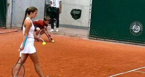 Росица Денчева се класира за четвъртфиналите на сингъл при девойките на Откритото първенство на Франция по тенис