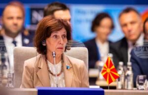 СРЕЩАТА НА ВЪРХА НА НАТО В ХАГА
                                                                                                От Срещата на върха на НАТО в Хага Силяновска призова за деблокиране на процеса на разширяване на ЕС