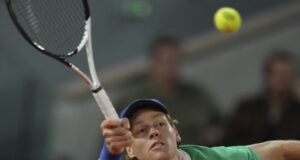 Световният номер 1 Яник Синер не срещна проблеми срещу Андрей Рубльов на "Ролан Гарос", изравни постижения на Агаси, Виландер и Бекер