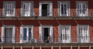 Скок на краткосрочните наеми в Испания въпреки опитите за справяне със свръхтуризма, показва проучване на "Екселтур"