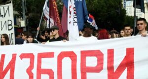 Сръбски студенти протестират утре в 32 града, в Белград вечерта блокират мостове на река Сава