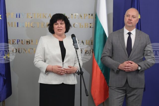 Създавайте бъдещето на българската наука, каза заместник-министърът на образованието Таня Михайлова на олимпийските отбори по природни науки