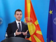 Съзнателно или не българските евродепутати влязоха в класически руски наратив, който има за цел да дестабилизира региона, каза Тимчо Муцунски