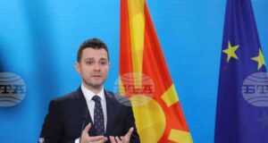 Съзнателно или не българските евродепутати влязоха в класически руски наратив, който има за цел да дестабилизира региона, каза Тимчо Муцунски